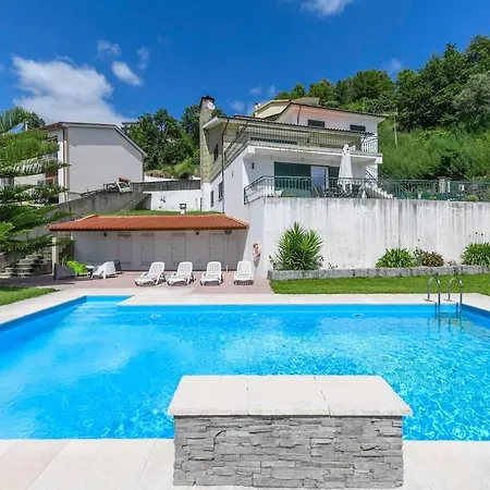 Apartment Country Stays- Flor - Comfort And Tranquility With A Stunning View Geres