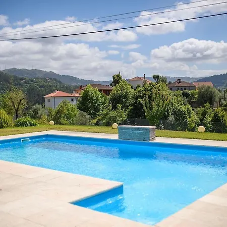 Country Stays- Flor - Comfort And Tranquility With A Stunning View