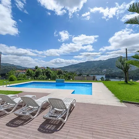 Country Stays- Flor - Comfort And Tranquility With A Stunning View Апартаменты *