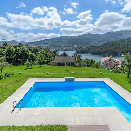 Country Stays- Flor - Comfort And Tranquility With A Stunning View Geres