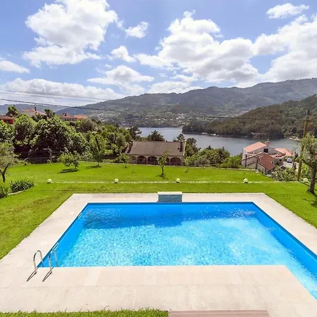 Country Stays- Flor - Comfort And Tranquility With A Stunning View * Geres