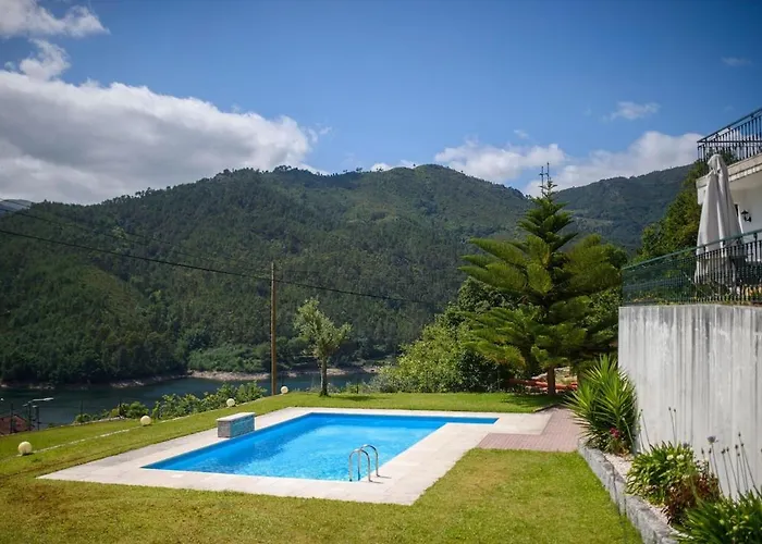 Country Stays- Flor - Comfort And Tranquility With A Stunning View * 제어스