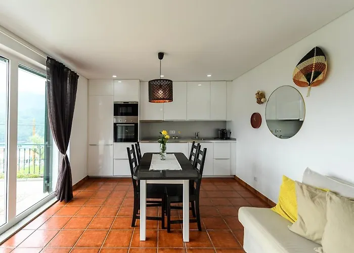 Country Stays- Flor - Comfort And Tranquility With A Stunning View Apartment