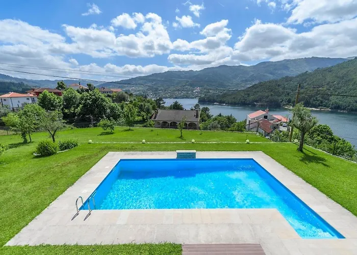 Country Stays- Flor - Comfort And Tranquility With A Stunning View Geres