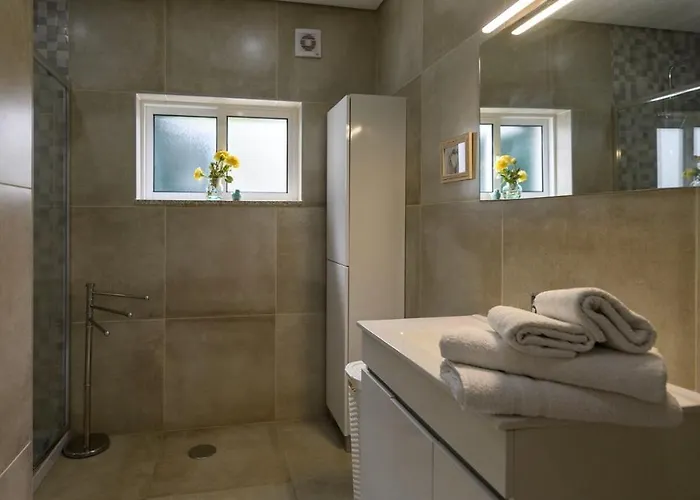 Country Stays- Flor - Comfort And Tranquility With A Stunning View Geres